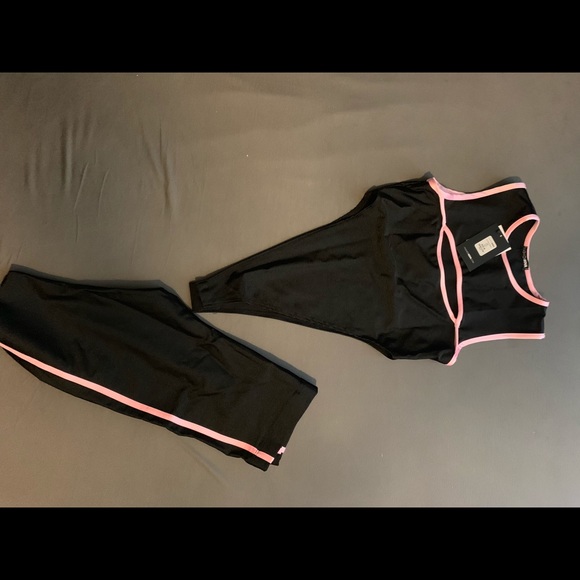 Fashion Nova Short Set 😍 - Picture 5 of 6